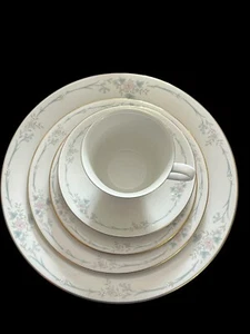Set Of 2 /5-Pc- Place Setting Royal Doulton Vogue Classique Collection - Picture 1 of 11