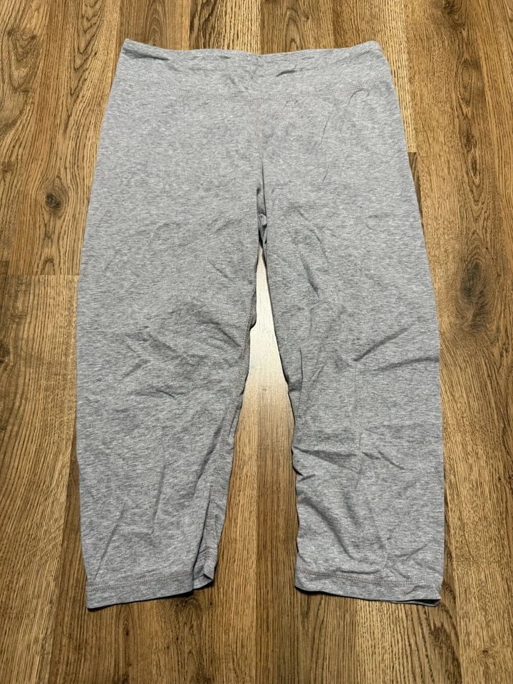 Pantalones Danskin Now, Para Mujer Talla Mediana, Gris, Capri, Leggings, Pull On Foto 1 de 4