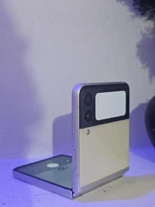 Samsung Galaxy Z-Flip 3 - 128GB - Network Unlocked - Cream White colour - Picture 1 of 24