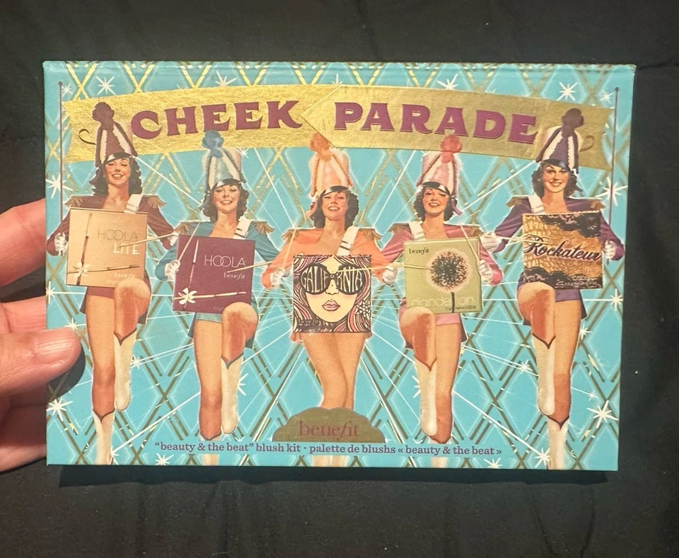 Paleta Benefit CHEEK PARADE (Hoola-Hoola Lite-Rockateur-Diente de León-Galifornia) Foto 1 de 3