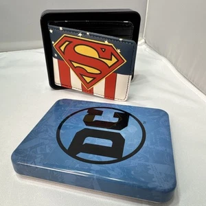 Cartera DC Comics SUPERMAN Doble Cartera Regalo -Logo/Bandera Americana- Estuche de Acero - Imagen 1 de 5