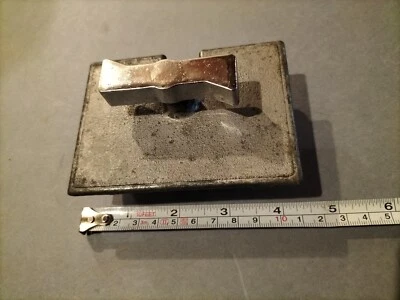  Gettoniera Per Distributore Di Palline Nocciole Vintage A Lire 10 Collezione  - Immagine 1 di 4