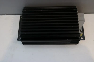 Original Mercedes Benz W210 Facelift Bose Verstärker Endstufe 2108202689 - Bild 1 von 2