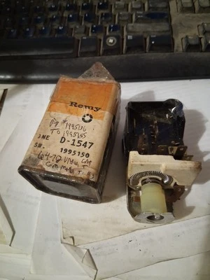 NOS 1964-1972VARIOUS GM CARS AND TRUCKS Headlight Switch  1995150 - Image 1 of 2