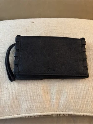 "Nueva billetera de muñeca Vince Camuto negra para mujer 7"" X 4""" Foto 1 de 4