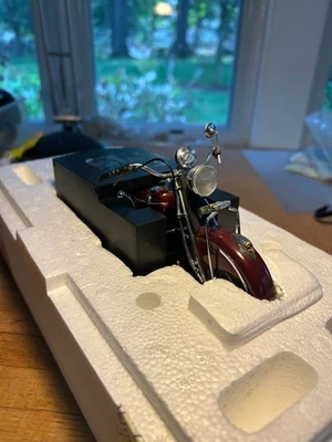 Franklin Mint 1942 Indian Die Cast 1/10 Indian  0Mdl. 442 Box only opened twice - Image 1 of 4