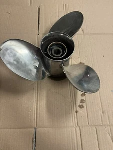 Suzuki Boat Propeller 99105-00700-16P | RH 14 x 16P Stainless - Picture 1 of 6