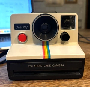 Cámara Polaroid One Step Land a rayas arco iris tostadas con correa sin probar - Imagen 1 de 7
