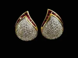 1.50Ct Round Cut Moissanite Cluster Stud Earrings 14k Yellow Gold Plated Silver - Picture 1 of 8