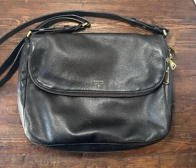 Fossil Vintage Shoulder Bag Black Leather Long Shoulder Strap Pockets Expandable - Image 1 of 4