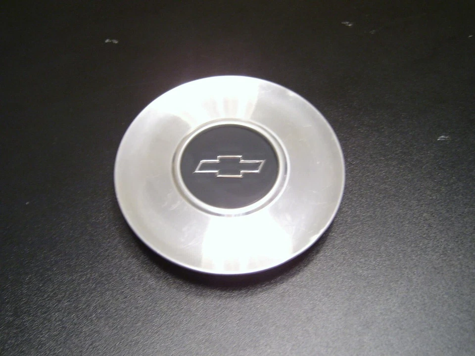 Chevrolet Impala 2000-2002, tapa central Monte Carlo p/n 9592670 Foto 1 de 1