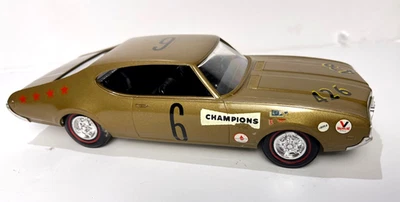Vintage AMT/C19 Oldsmobile Promo Car 1969 Gold Model 1/25 - Image 1 of 4