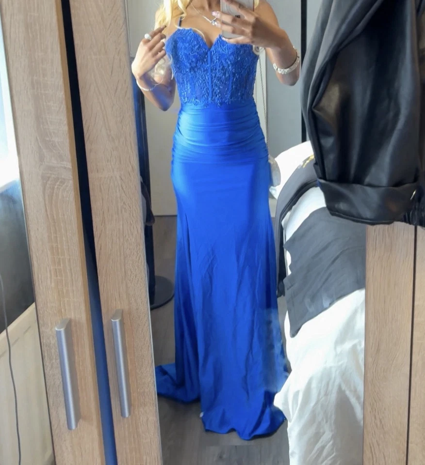 Blue prom dress. Size 6/8. Perfect condition. - Image 1 of 4