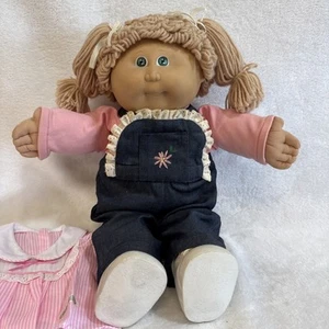 Vintage 1978/1982 Cabbage Patch Coleco Xavier Roberts Green Eyes BlondeHair Doll - Picture 1 of 8