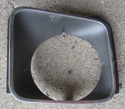 Bisel de faros Chevrolet 1975-1978 LH usado original 75 76 77 78 Foto 1 de 4