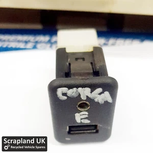 VAUXHALL CORSA E 2014-2019 Aux In USB Port 95224941 - Picture 1 of 3