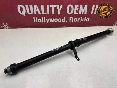 2013-2017 AUDI A5 S5 HÉLICE DE EIXO DE TRANSMISSÃO TRASEIRA 8T0521101P / 8T0521101AA FABRICANTE DE EQUIPAMENTO ORIGINAL 65k - Imagem 1 de 4