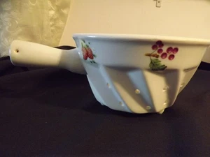 Colador colador de bayas de porcelana Cordon Bleu BIA de colección con mango de frutas - Imagen 1 de 8