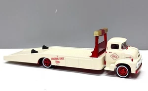 M2 Machines 1956 Ford Coe Chase - Picture 1 of 4