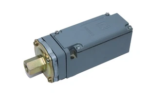 SQUARE D HDW-4 SER.A DRUCKSCHALTER KLASSE 9012 / SQUARE D HDW-4 - Bild 1 von 4