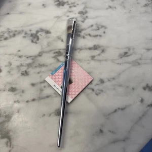 NEW  SEALED   IT COSMETICS   ALL OVER SHADOW EYE  Brush  #216 - Picture 1 of 3