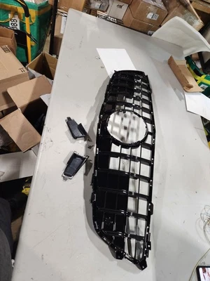 GT-R Front Radiator Grille For Benz R231 SL-Class SL400 SL500 SL550 2012-16 Used Foto 1 de 4