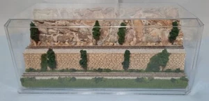 Z SCALE 13" 2-LEVEL ROCK CLIFF -DISPLAY CASE -FOR ANY Z TRAIN - Picture 1 of 12