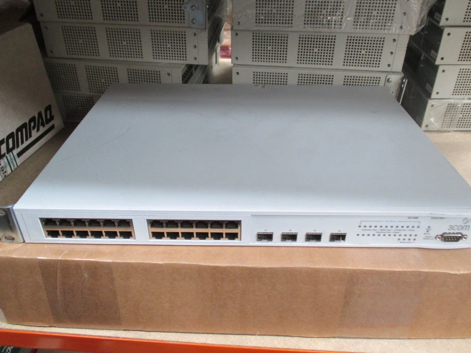 3COM 3c17400 switch 3824 SuperStack 3 Switch 3824 24x10/100/1000 +4x SFP port - Image 1 of 1