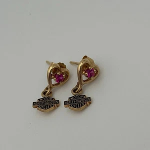Pendientes Harley-Davidson Oro 10K Corazón Logo Piedra Rosa Tachuelas Colgantes - Imagen 1 de 9