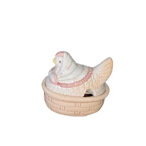 Gallina miniatura vintage en una cesta 4" - Imagen 1 de 5