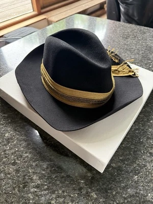 Sombrero Fedora Dolce & Gabbana Pelo de Conejo Fieltro Talla 58 M BORDADO A MANO PRECIO DE VENTA SUGERIDO POR EL FABRICANTE 445 € Foto 1 de 4