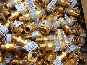 (1) 3/8" Male NPT X 3/8" Industrial Quick Coupler Air Hose Fitting BRASS - Picture 1 of 2