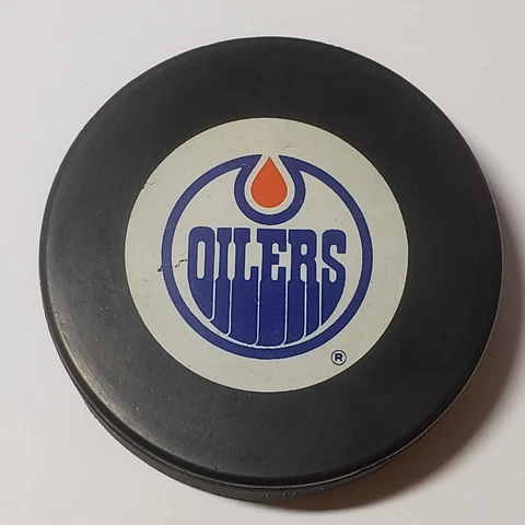 Edmonton Oilers NHL Vintage Official Game Puck Trench Mfg Cover