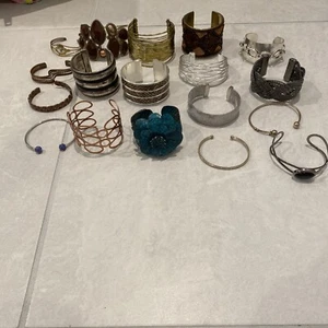 Vintage LOT 18 Cuff Bracelets Must C - Picture 1 of 6