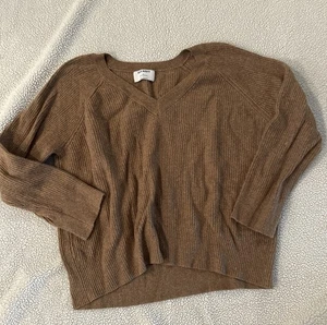 Old Navy Womens So Soft Sweater Medium Brown V Neck Long Sleeve Knit Pullover - Picture 1 of 5