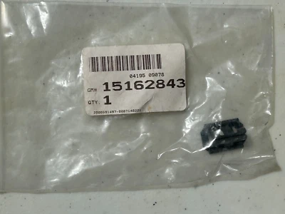 Nuevo de Lote Antiguo GM 2003-2007 GMC Sierra Radiador Retenedor Clip Multiusos 15162843 Foto 1 de 2