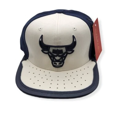 Gorra Mitchell & Ness Chicago Bulls Día Uno Azul Marino/Blanco Ajustable Snapback Foto 1 de 4