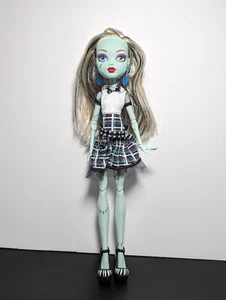 Monster High Frankie Stein Ghoul's Alive! 2012 sin probar - Imagen 1 de 3