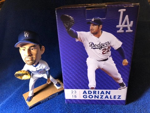 2015 Adrian Gonzalez Los Angeles Dodgers Bobblehead SGA NIB & 4 baseball cards Cover