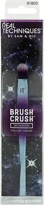 Real Techniques Brush Crush- Eye Shadow Brush | Vegan & Cruelty Free - Image 1 of 4