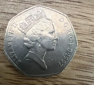 1981 UK 🇬🇧 50 New Pence Coin - Queen Elizabeth II England Coin - Picture 1 of 2