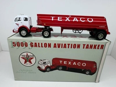 First Gear 1953 Tractor Truck Texaco 5000 Gallon Aviation Tanker 19-2202 - Image 1 of 4