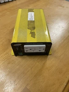 Go power 300w power inverter DC to AC - Picture 1 of 5