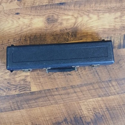 Estuche rígido para flauta Communhardt SOLO negro con interior negro  Foto 1 de 4