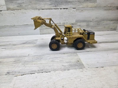 Caterpillar 992G Wheel Loader by Norscot 1:50 Diecast Model - Image 1 of 4
