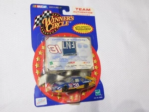 MIKE SKINNER Winners Circle Team Authentics 1/64 UNIFORM LOWE'S #31 LETTER PATCH - Picture 1 of 4