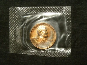 1960 Lincoln Gem Proof Memorial Cent Large Date In Original Proof Set Cellophane - Picture 1 of 2