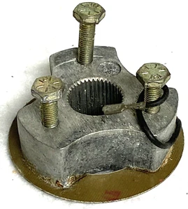 VOLKSWAGEN BEETLE STEERING WHEEL BOSS,BRACKET,HORN CONTACT,VW,ORIGINAL,OEM,BOLTS - Picture 1 of 5