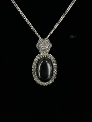 Vintage Argento Sterling Ovale Grande Onice Nera Marcasite Ciondolo Collana 47cm - Immagine 1 di 4