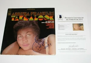 ARETHA FRANKLIN MOTOWN SIGNED 'TAKE A LOOK' VINYL RECORD ALBUM LP BECKETT COA - Picture 1 of 3
